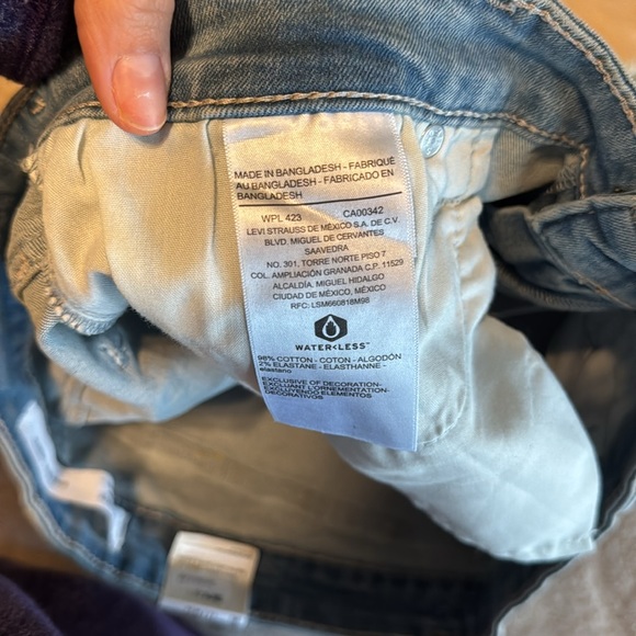 NWT LEVI SHORTS - Picture 8 of 14